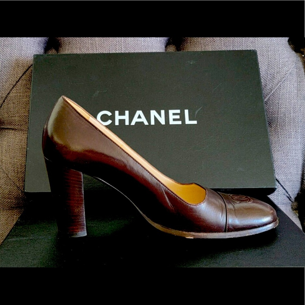Chanel Pumps